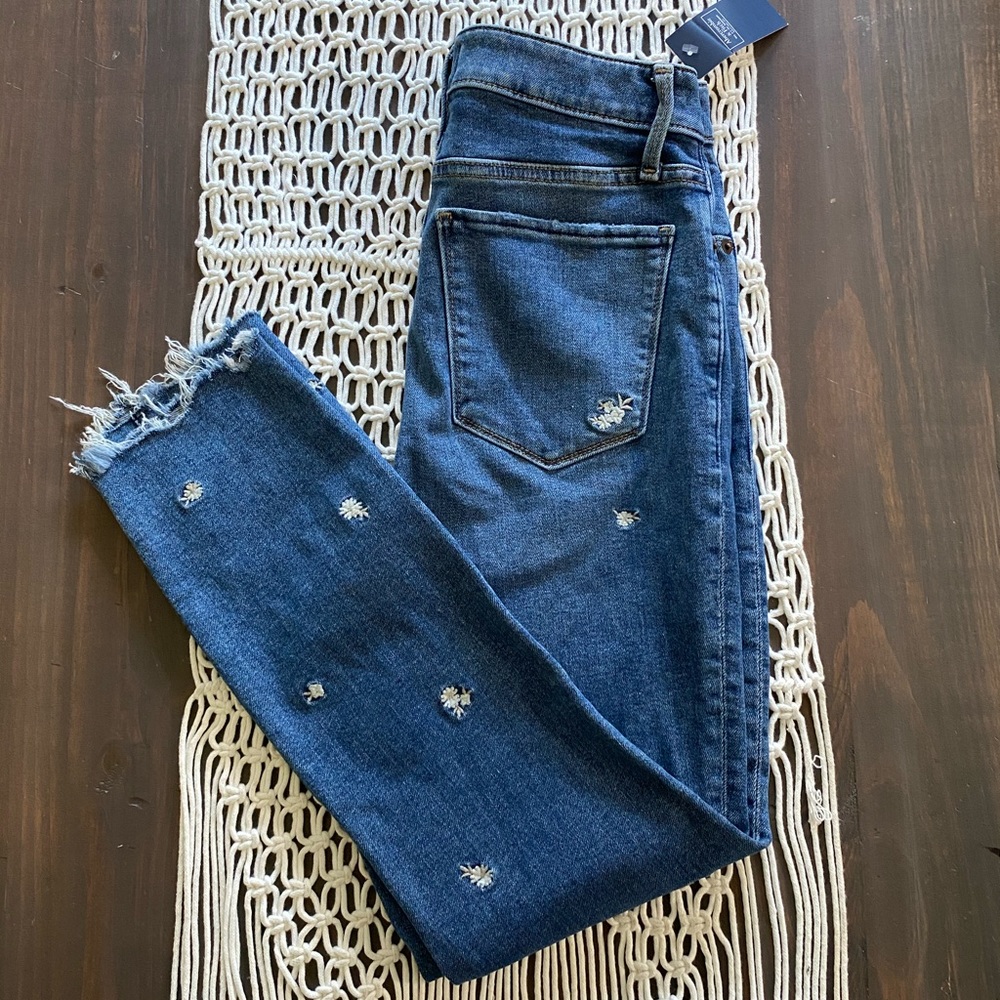 NWT Abercrombie Simone high rise ankle jeans